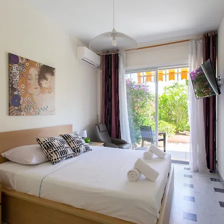 Nyaraló Mirazur Furnished Flat